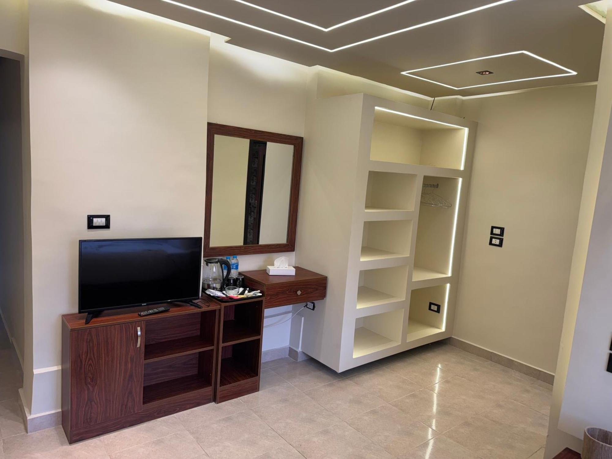 Master Pyramids Hotel Al Kawm al Akhdar 外观 照片